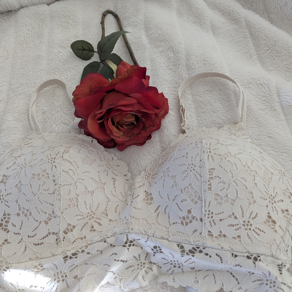 Aerie Cream Lace Wireless Bra